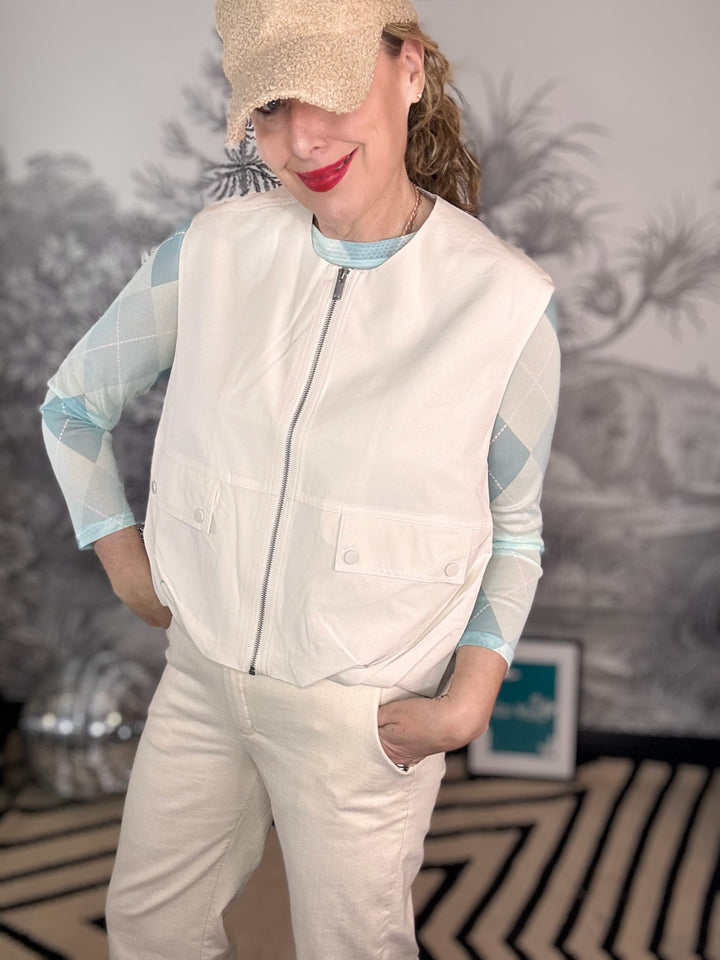 Ivy Sleeveless Gathering Jacket In Pearl