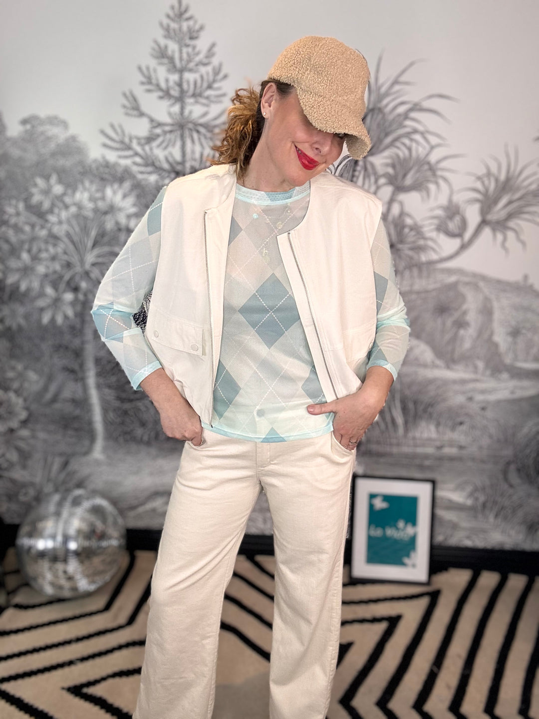 Ivy Sleeveless Gathering Jacket In Pearl