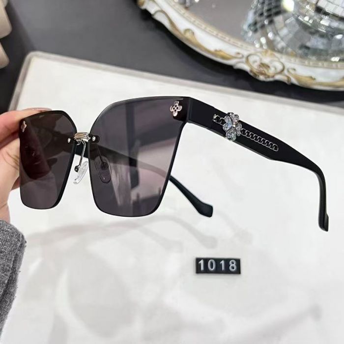 Sparkle Clover Sunglasses